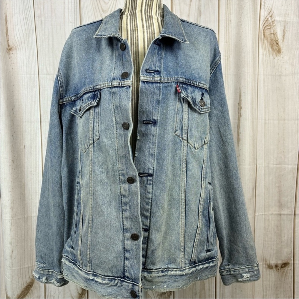 Levi’s Jean Jacket Distressed Light Wash Unisex Denim Trucker Coat Blue Size XL